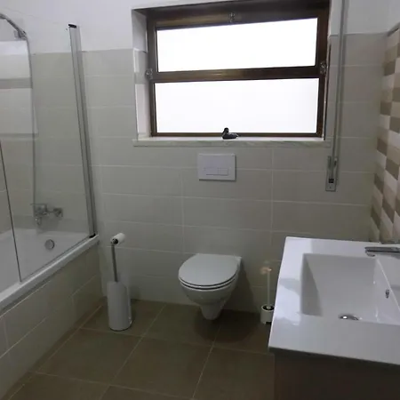 Apartment Spacious, Sunny Vieira de Leiria
